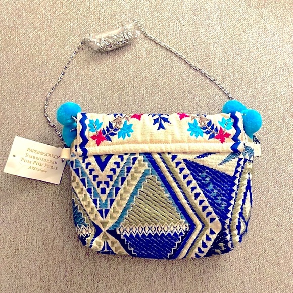 Embroidered pom pom purse - Picture 4 of 4